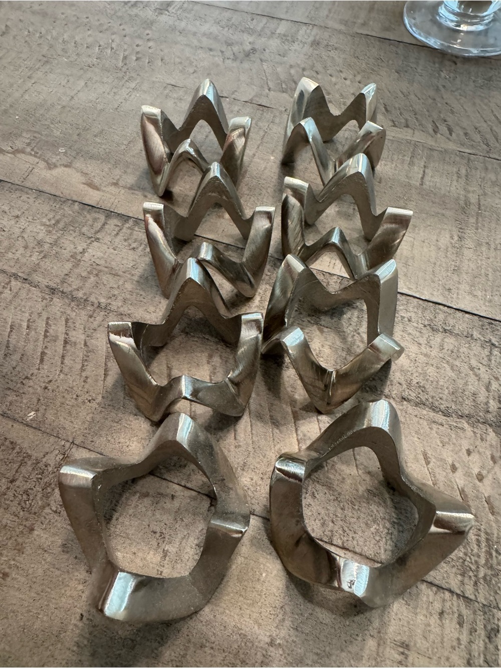 Set of 8 Metal Star Napkin Rings - Silver